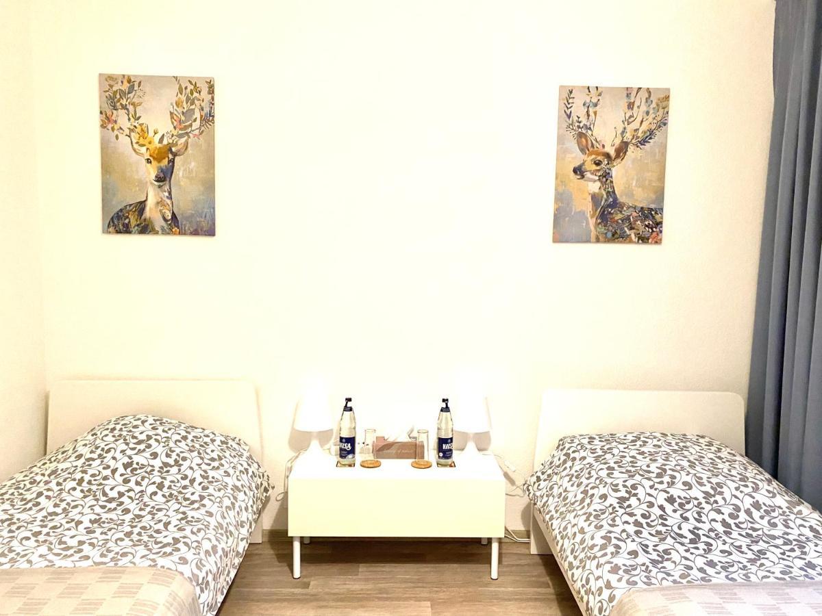 Welcome To Messe!-two-bedroom Apartment&balcony *